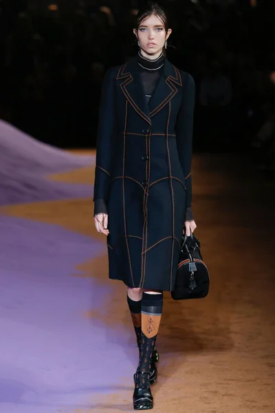 Look 7